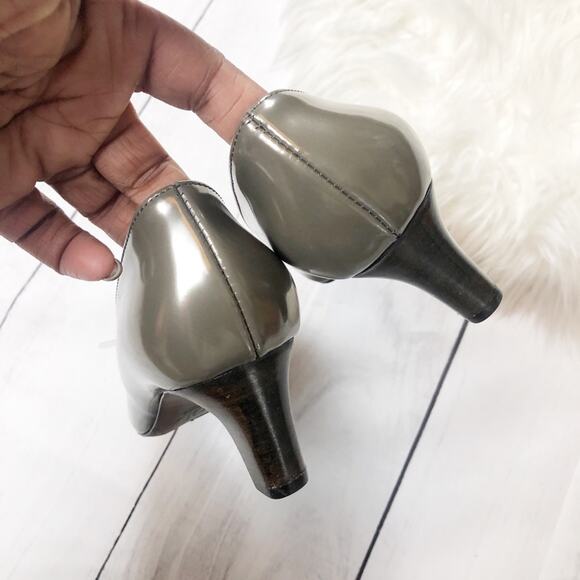 🆕 AGL Women's Gray Pointed‎ Toe Heeled Patent Leather Slip On Pumps Pewter - Picture 5 of 5